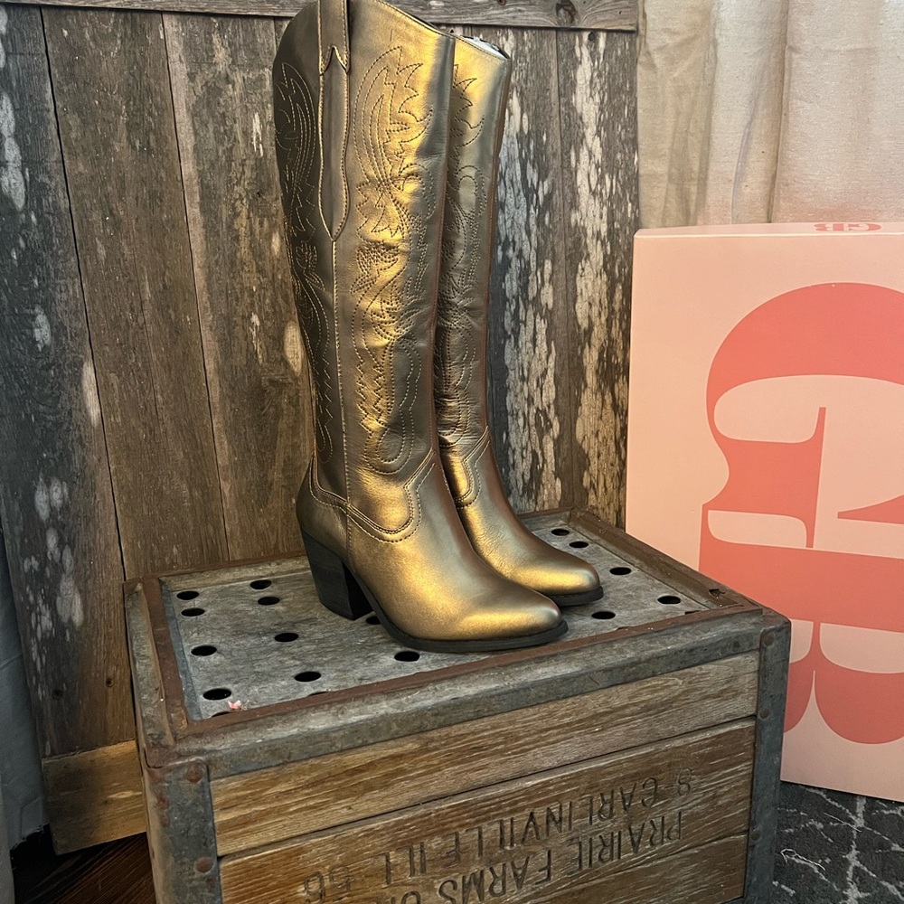 GOLD Gianni Binni Boots 7.5